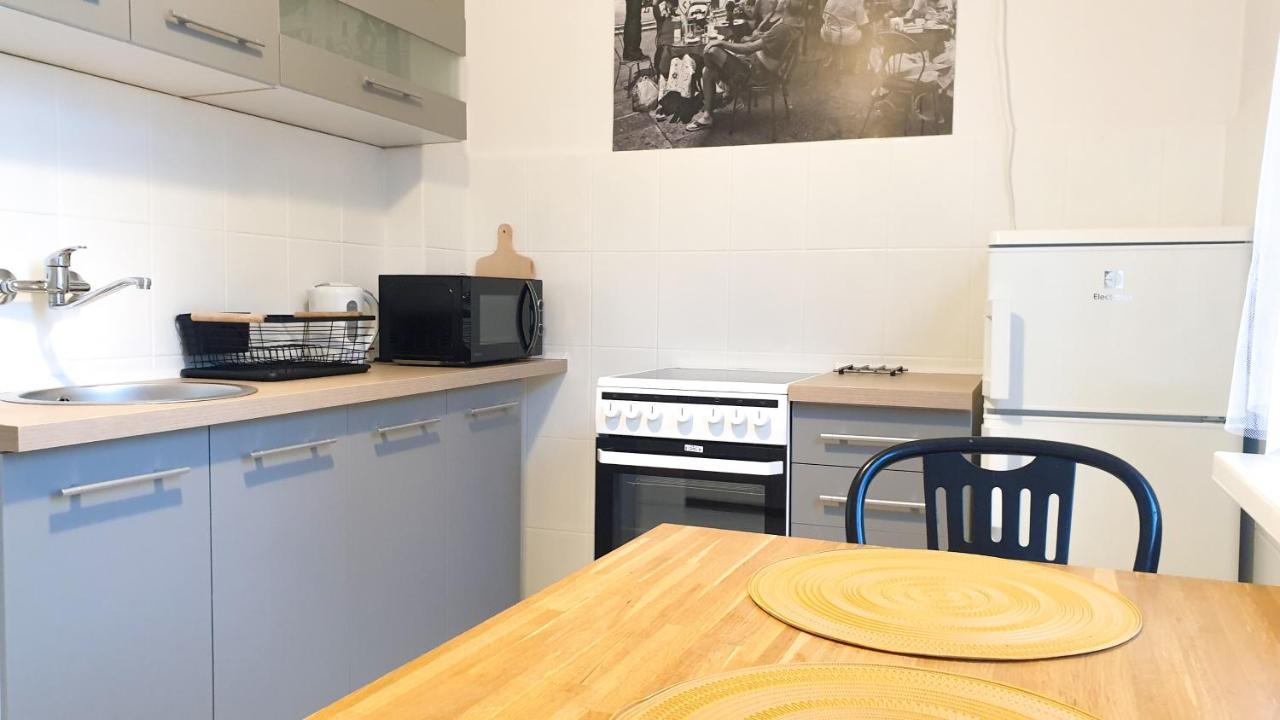 Happy Life - Apartment Next To Metro Station Варшава Екстериор снимка